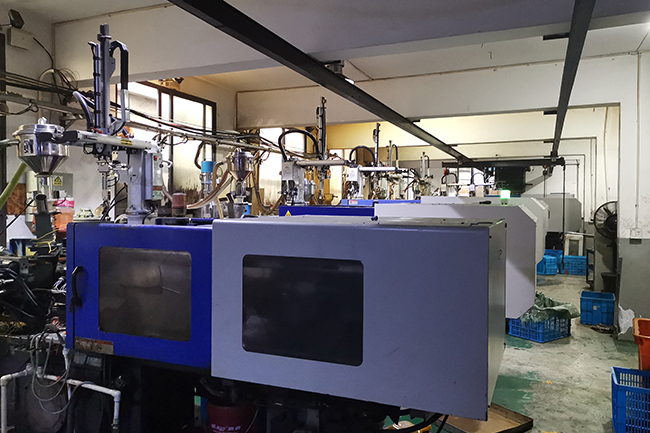 海興盛達(dá)數(shù)控設(shè)備配套有限公司是一家專(zhuān)注于盛達(dá)拖鏈系統(tǒng),坦克鏈,鋼鋁拖鏈,工程塑料拖鏈,鋼制拖鏈,工程拖鏈的拖鏈廠(chǎng)家,聯(lián)系電話(huà):18316969257